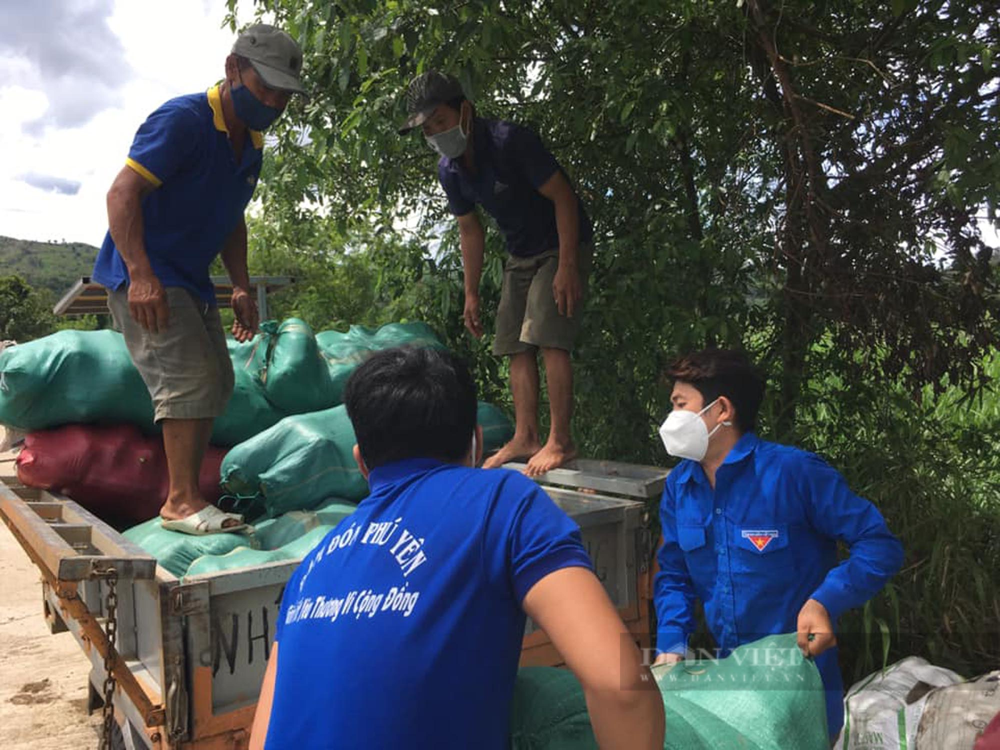 Người phụ nữ kết nối tiêu thụ nông sản gởi tặng bà con  các tỉnh phía Nam - Ảnh 2.