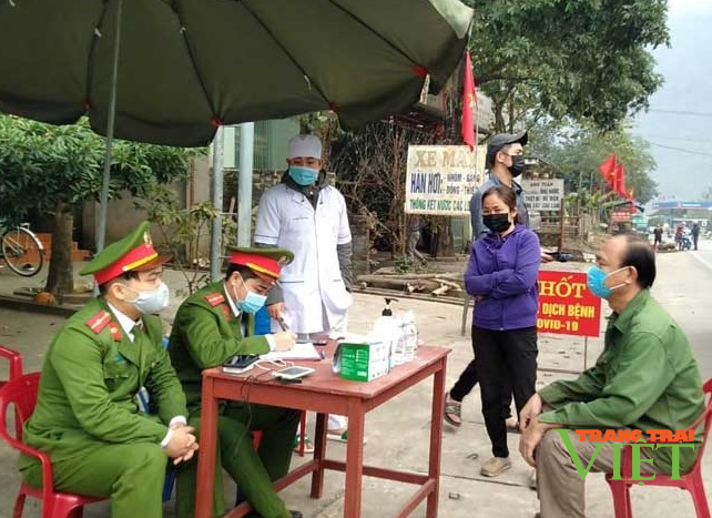 Hoà Bình: Ban hành quy định mới ra, vào tỉnh và các hoạt động kinh doanh - Ảnh 1. Hoà Bình: Ban hành quy định mới ra, vào tỉnh và các hoạt động kinh doanh - Ảnh 1.