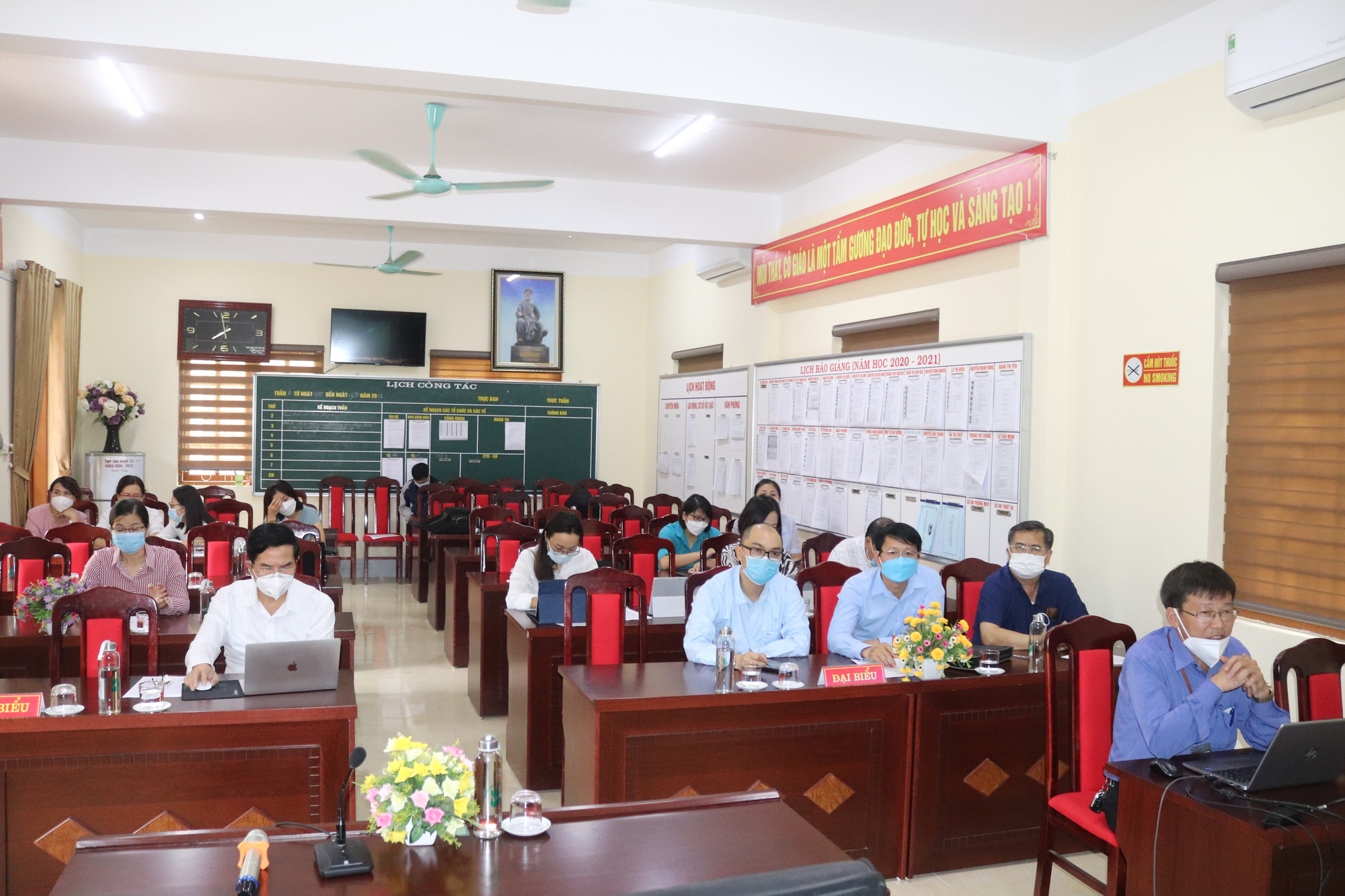 Ngành giáo dục Sơn La sẵn sàng cho tình huống học online - Ảnh 1.