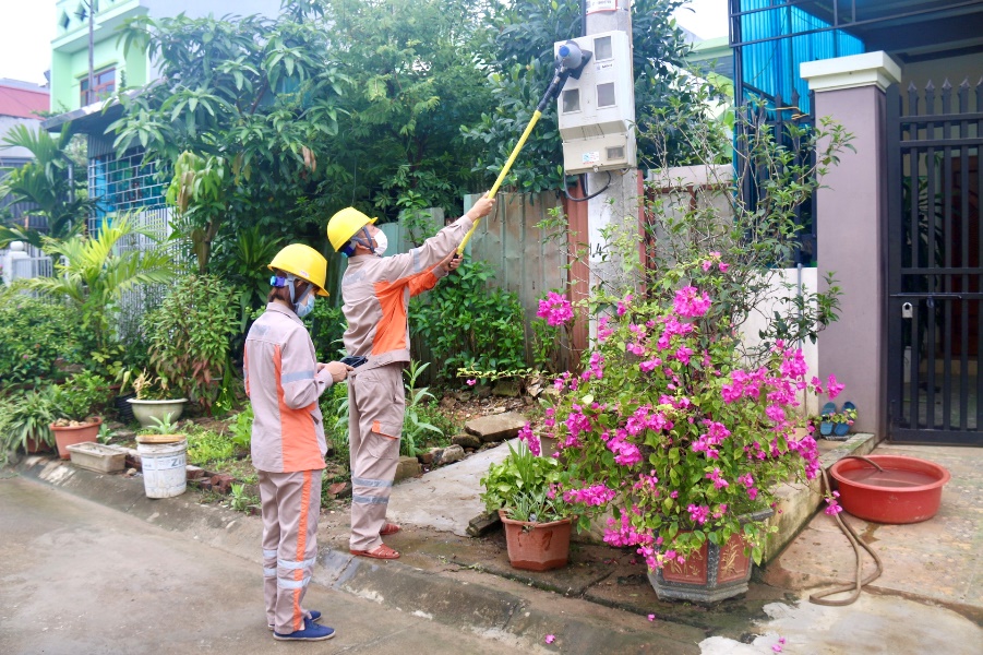 PC Thái Nguyên: Chuyển đổi số mang nhiều tiện ích đến khách hàng sử dụng điện - Ảnh 4.