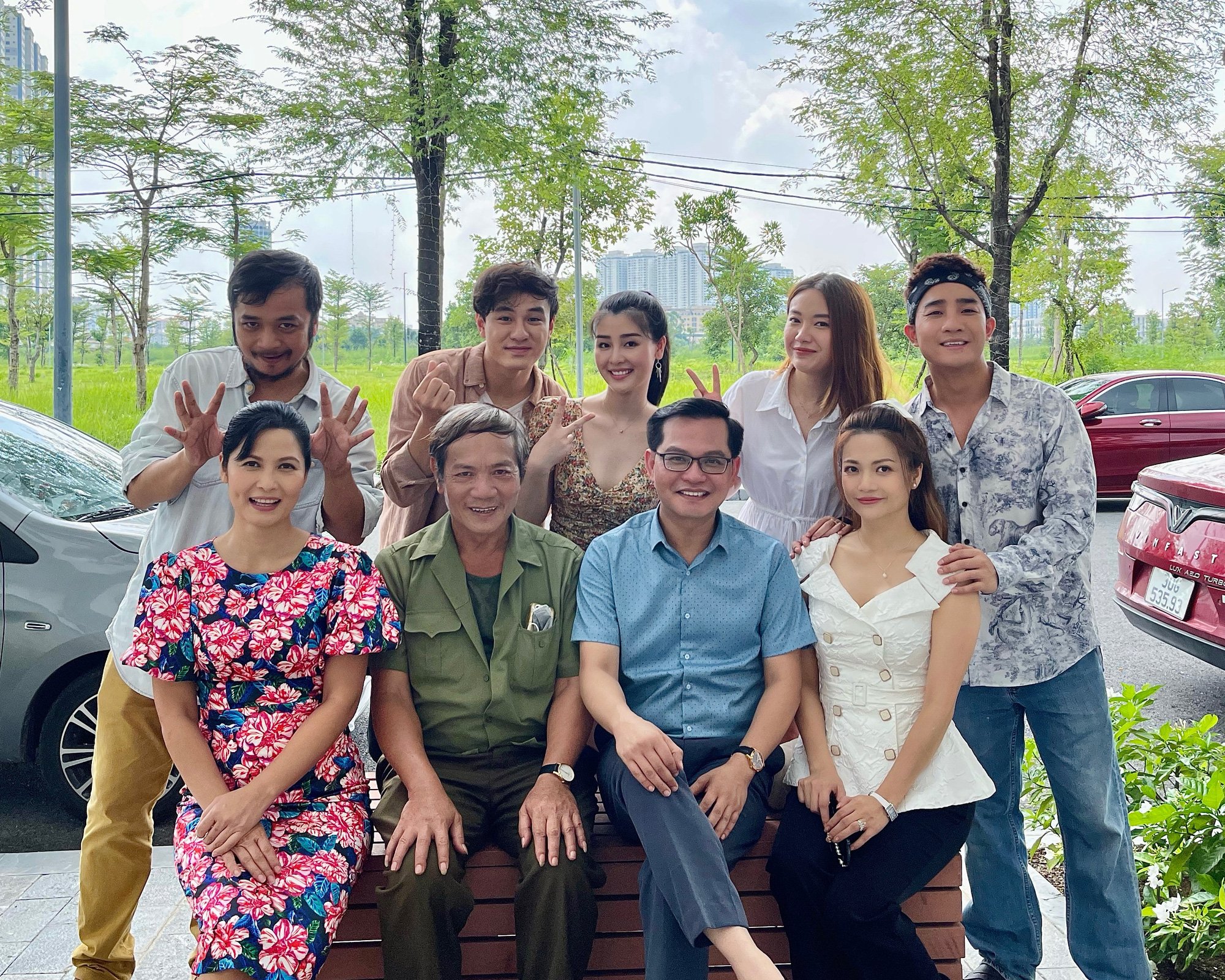 Trà &quot;lách luật&quot; kể chuyện làm phim &quot;Ngày mai bình yên&quot; giữa mùa dịch - Ảnh 1.