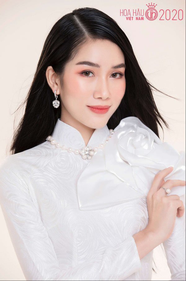 Á hậu &quot;giỏi hết phần thiên hạ&quot; sau đỗ thủ khoa là &quot;giật&quot; học bổng thạc sĩ - Ảnh 1.