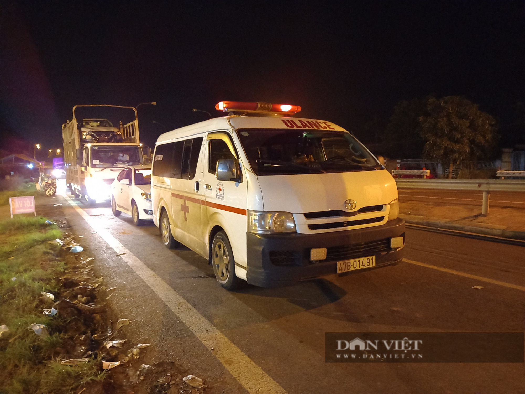 Đắk Lắk: Xe cứu thương chở khách chui lấy 12 triệu đồng - Ảnh 1.