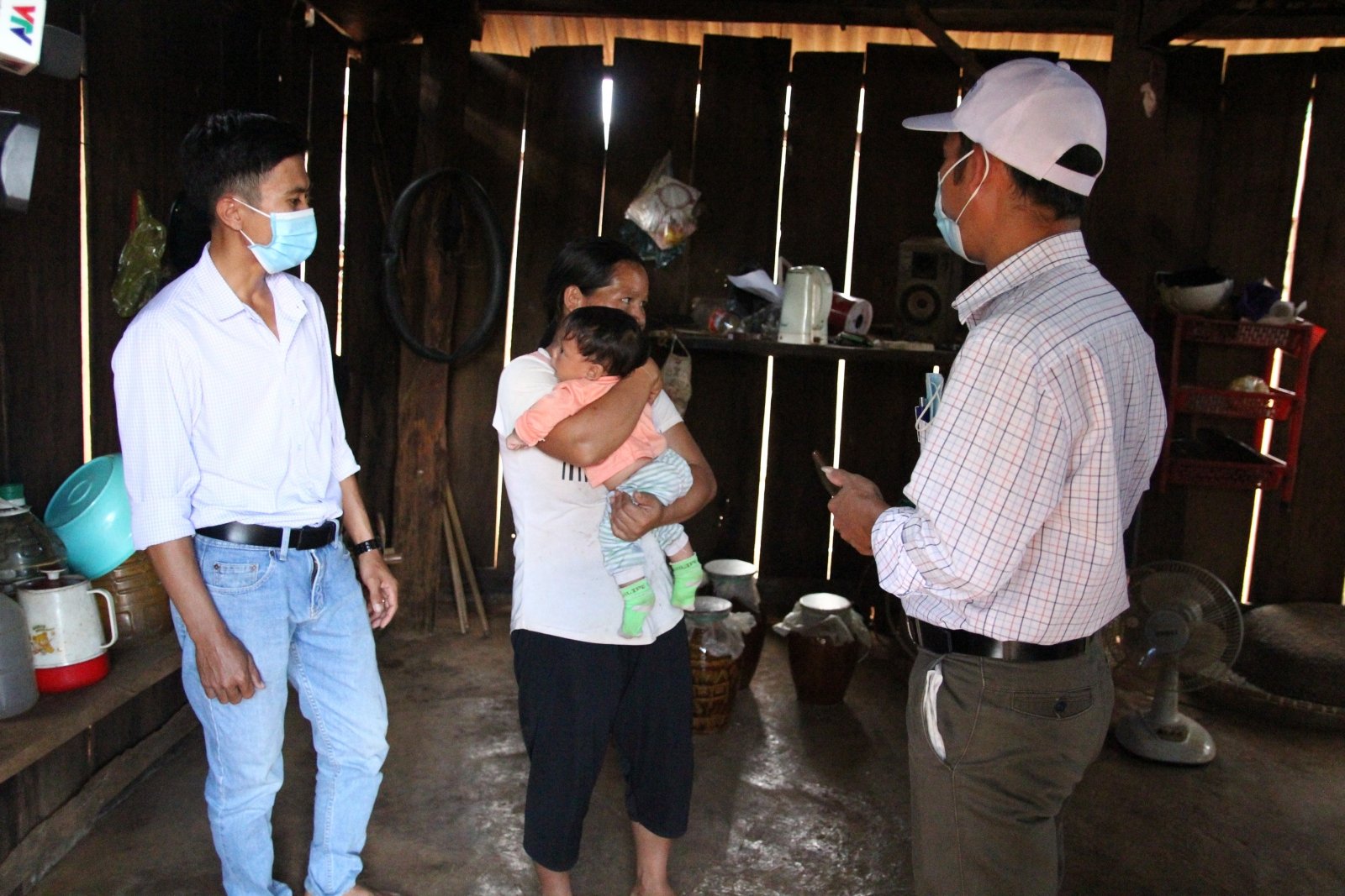 Học sinh "mất" chế độ bán trú, giáo viên lo lắng giữ trò - Ảnh 2. Học sinh "mất" chế độ bán trú, giáo viên lo lắng giữ trò - Ảnh 2.