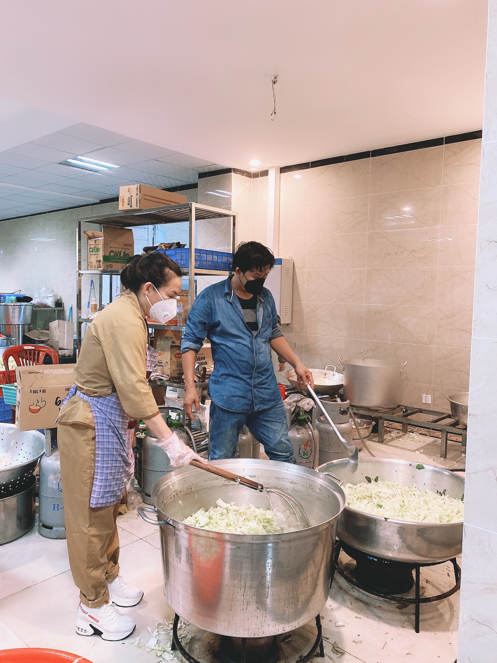 Vì sao Phi Nhung bất ngờ quyết định hủy vé máy bay về Mỹ đoàn tụ con gái vào đầu tháng 7? - Ảnh 6.