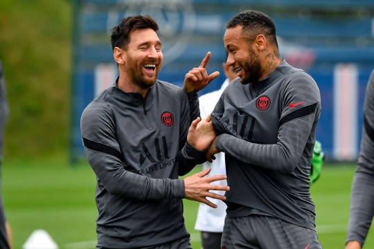 Pep thừa nhận chưa nghĩ ra cách ngăn chặn Messi - Mbappe - Neymar - Ảnh 2.