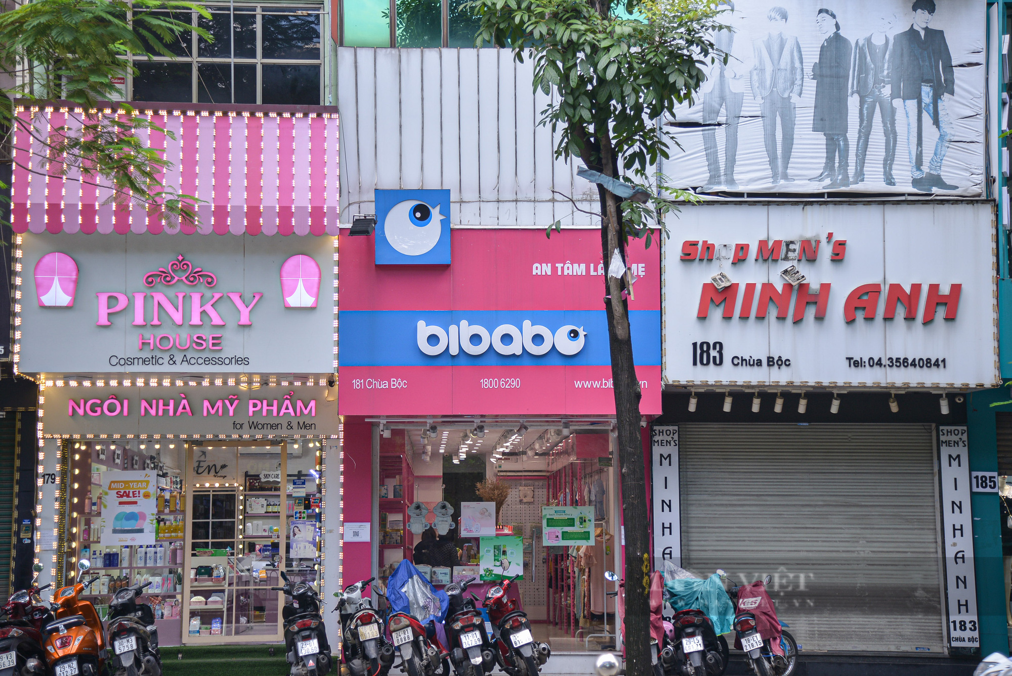 Hà Nội: Các tuyến phố &quot;thời trang&quot; hé cửa đón khách giữa mùa dịch - Ảnh 8.