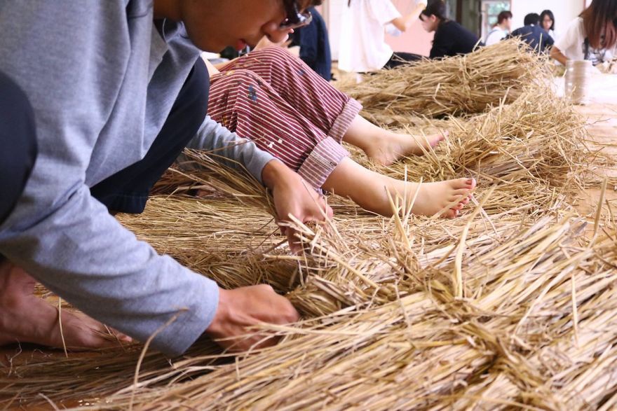 Ảnh: Nông dân Nhật Bản tạo ra các công trình nghệ thuật từ rơm rạ - Ảnh 8.