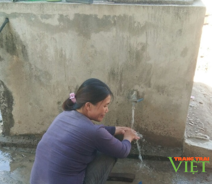 Sơn La: Bà con dân tộc vùng cao vui mừng khi có nước sạch - Ảnh 1. Sơn La: Bà con dân tộc vùng cao vui mừng khi có nước sạch - Ảnh 1.