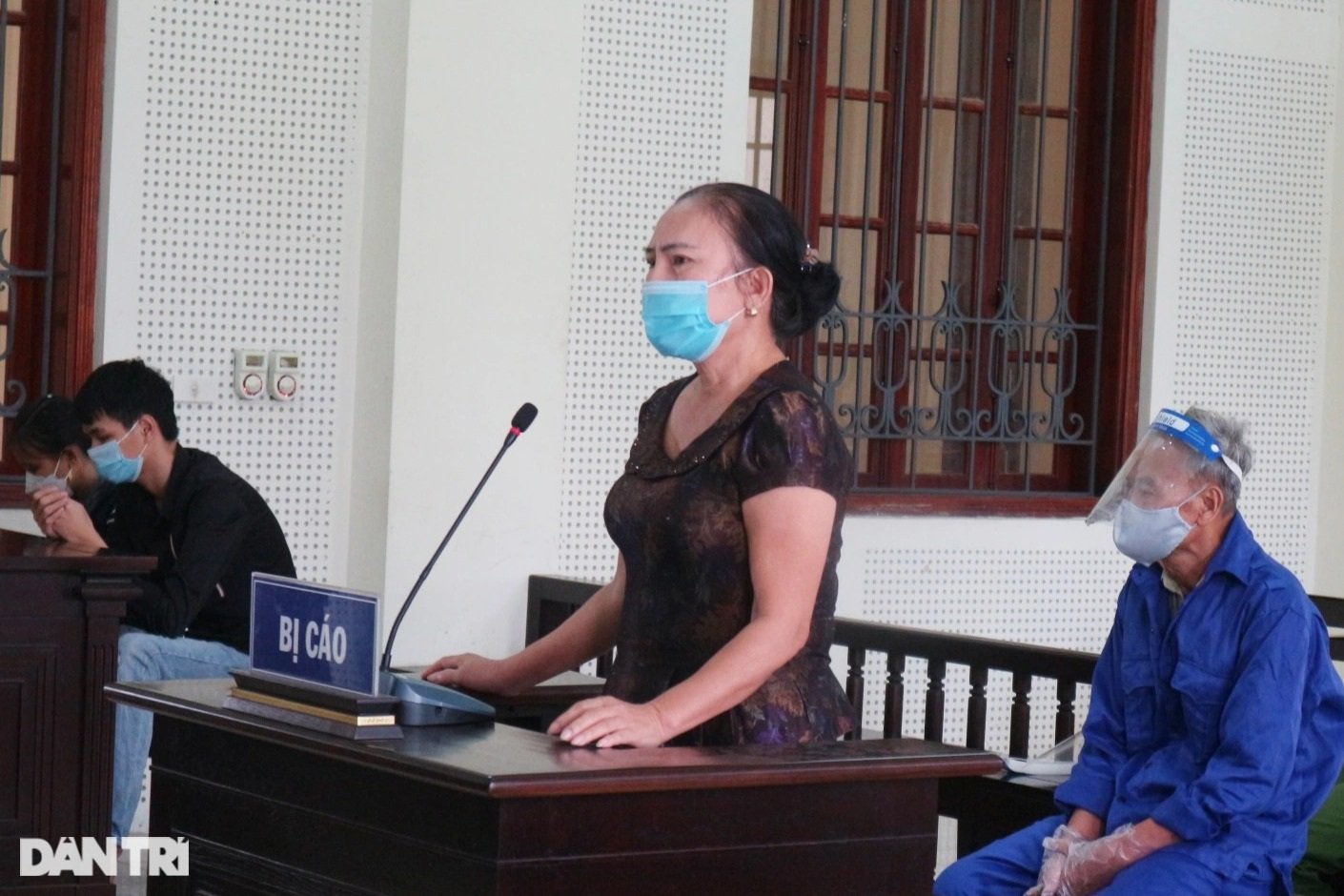 Lừa ngoạn mục &quot;chạy&quot; biên chế lực lượng vũ trang, chiếm đoạt nửa tỷ đồng - Ảnh 3.