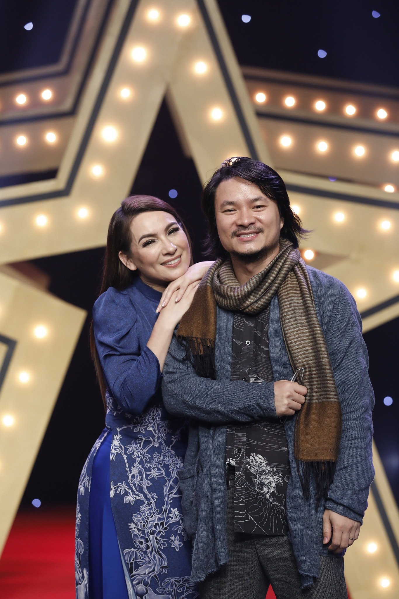Phi Nhung - Ngôi sao từng cô đơn trong cuộc vui nhiều người - Ảnh 4.