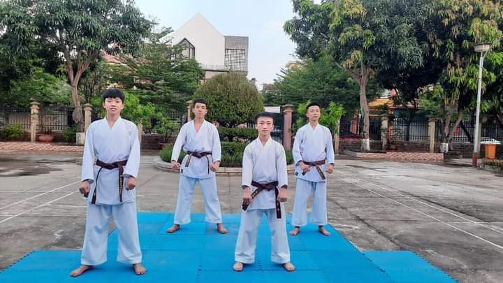 Nam sinh mồ côi lập kỳ tích 30 năm cho làng trẻ SOS Vinh: &quot;Chú ơi, con đỗ Đại học Y Hà Nội rồi&quot; - Ảnh 2.