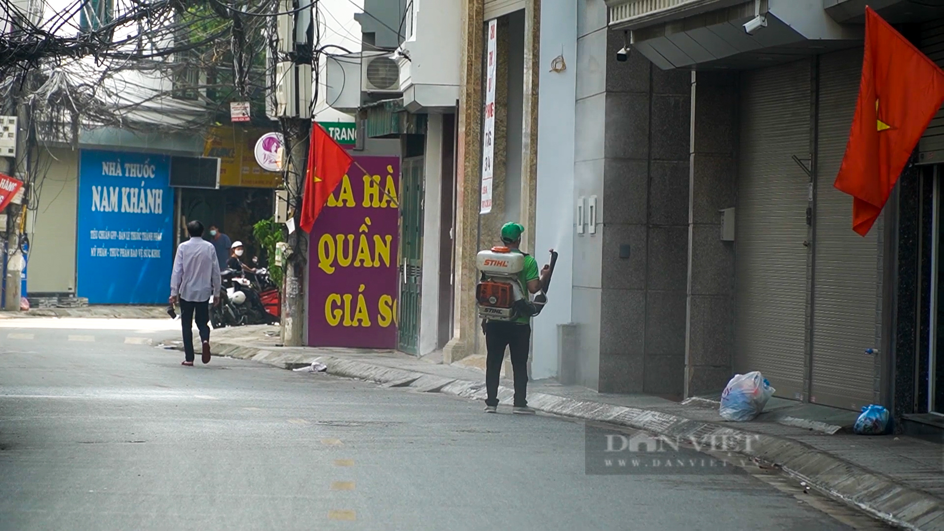 Hà Nội: Phong tỏa, lấy mẫu xét nghiệm khu vực 4.000 dân vì người phụ nữ bán bún ốc dương tính SARS-CoV-2 - Ảnh 5.