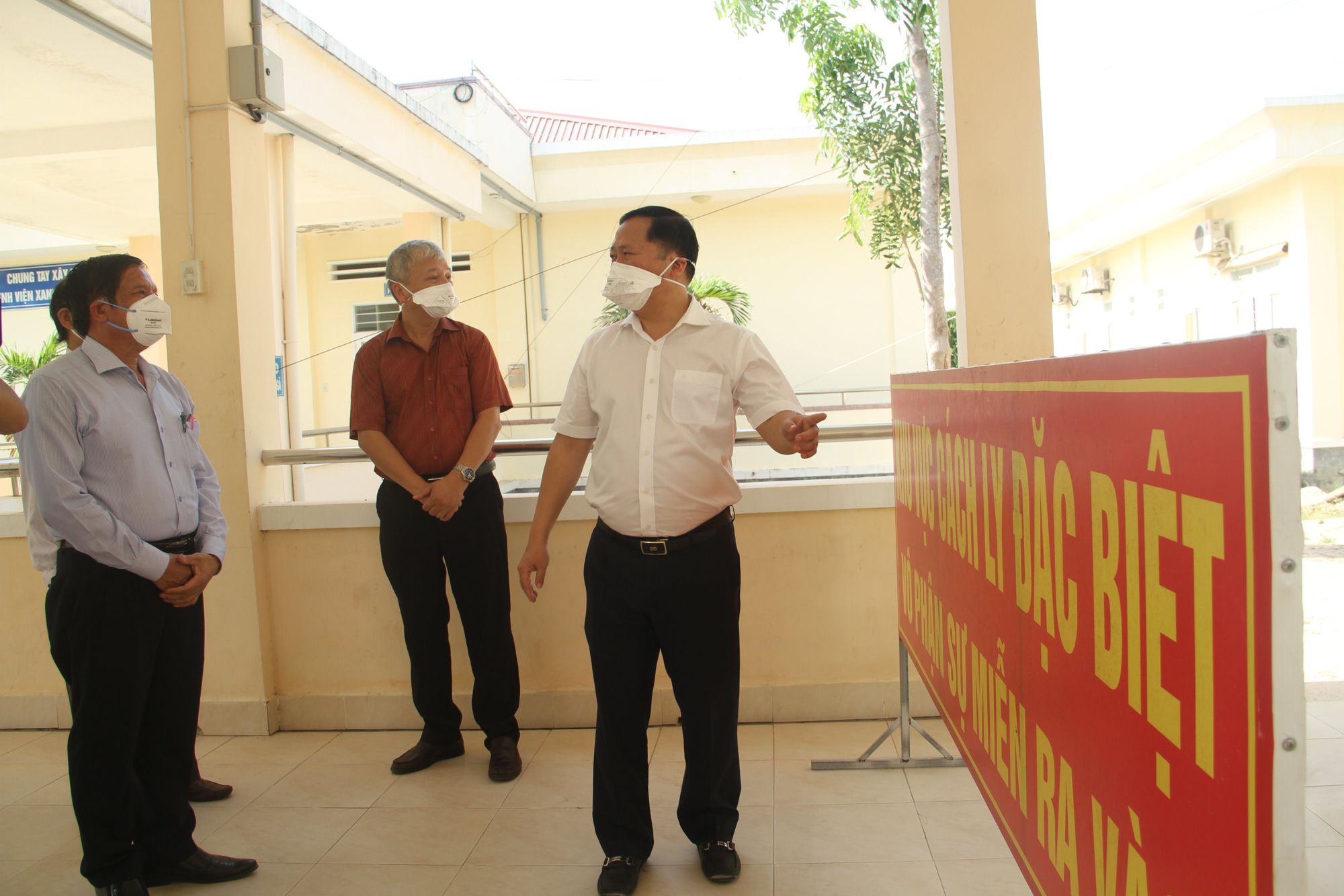 Bí thư Huyện ủy Phù Cát: “Công tác truy vết lẫn lộn, khả năng còn sót lọt F0 ở địa bàn” - Ảnh 3.