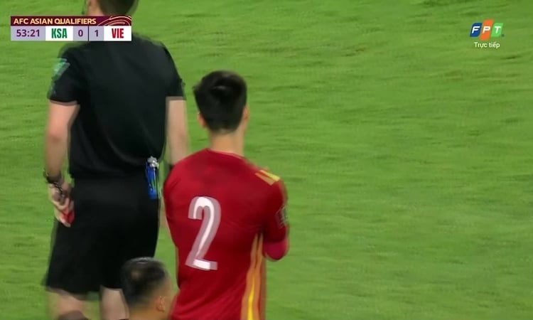 Tổ VAR người Jordan làm sai luật, cố tình &quot;ép&quot; ĐT Việt Nam? - Ảnh 2.
