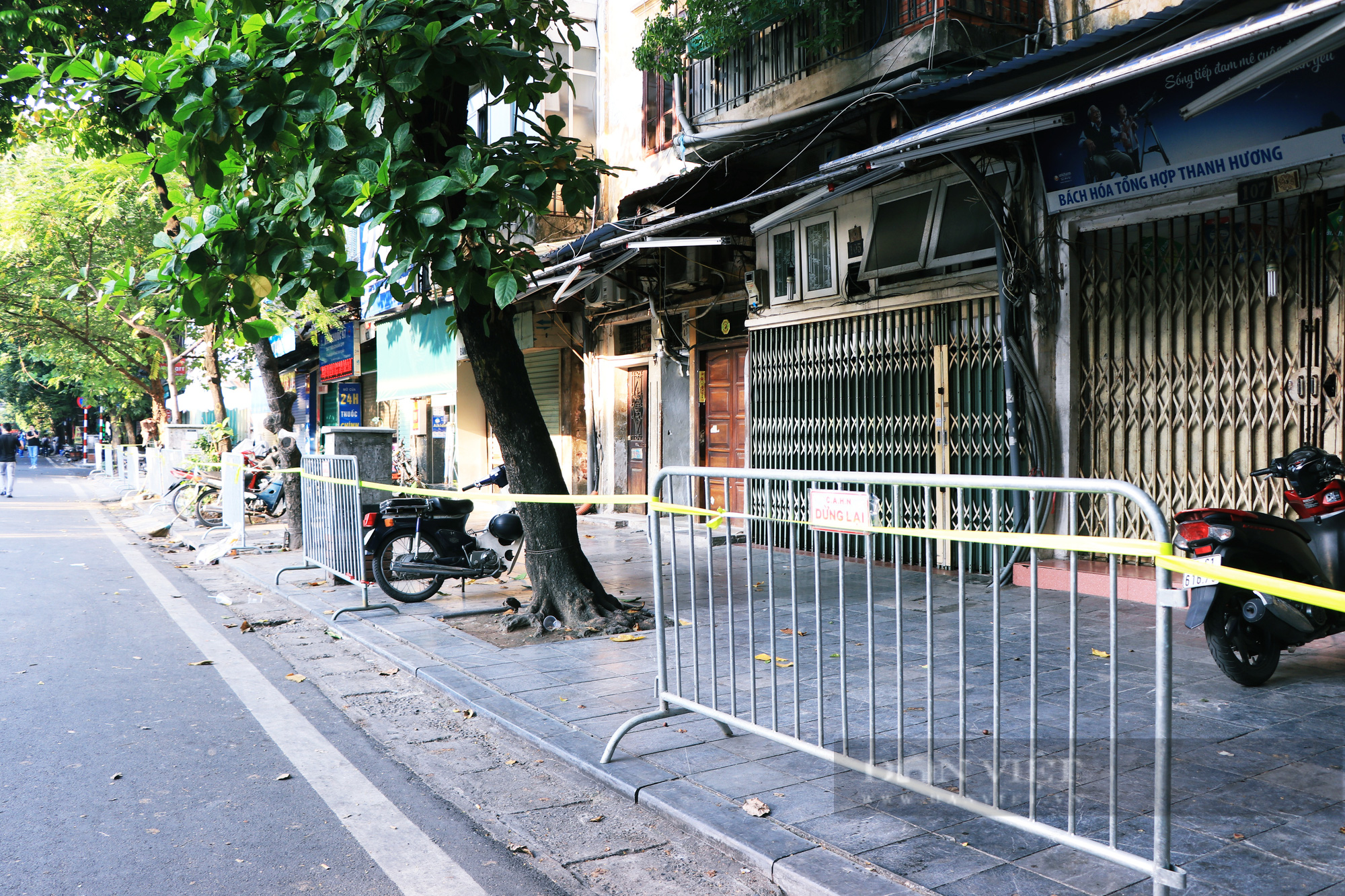 Hà Nội: Tạm phong toả toàn bộ Bệnh viện Việt Đức, tổng lực xét nghiệm cho hàng nghìn người sau ca dương tính - Ảnh 13.