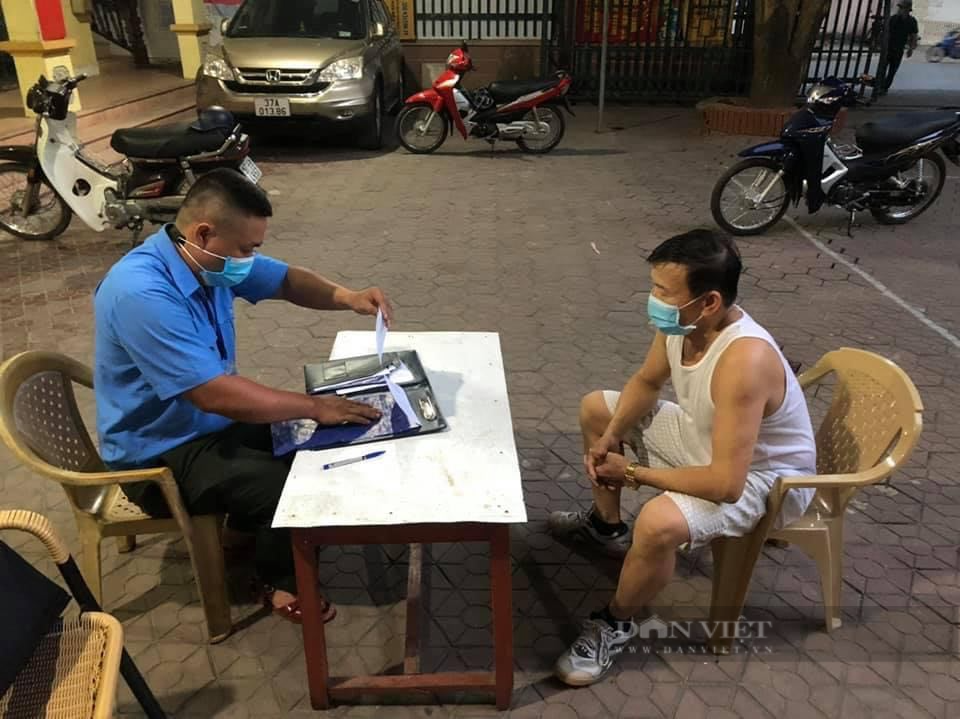 Tiếp tục lấy mẫu xét nghiệm &quot;vùng đỏ&quot;, sau khi phát hiện 100 ca F0 qua 3 lần lấy mẫu Test nhanh   - Ảnh 2.