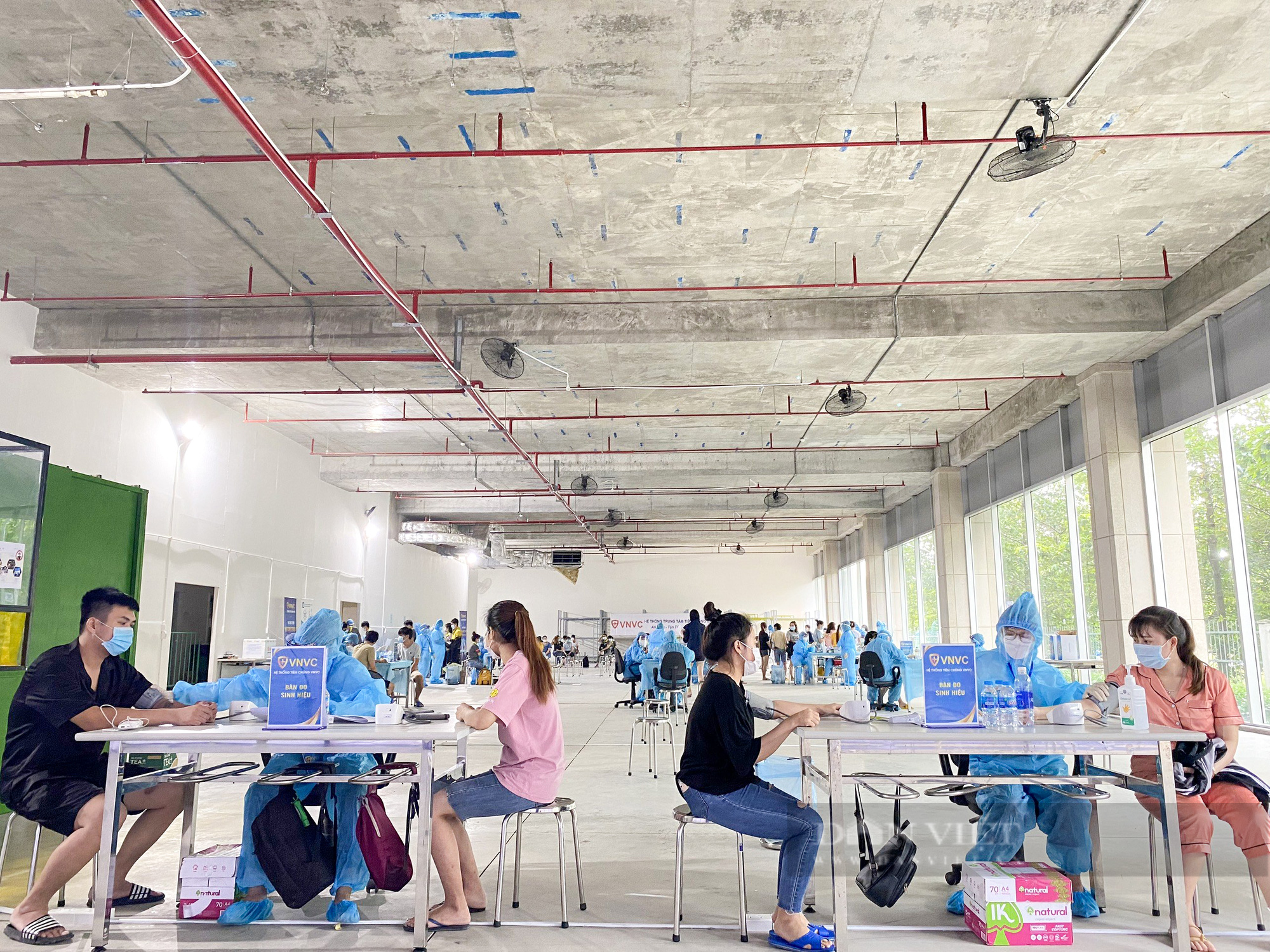 TP.HCM lập Ban chỉ đạo xây dựng kế hoạch phòng, chống Covid-19 và phục hồi kinh tế - Ảnh 1.