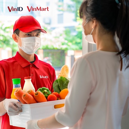 VinID “chạy tiếp sức” cùng người dân trong tâm dịch Hà Nội - Ảnh 1.