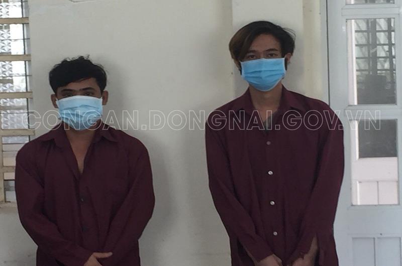Tổ chức ăn nhậu trong khu phong tỏa còn tấn công lực lượng công an - Ảnh 1.