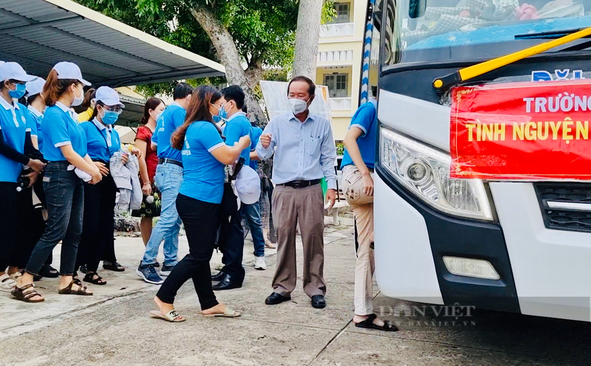 Sinh viên Trường y viết đơn xin đi chống dịch: “Mong Bình Định vượt qua lúc dịch dã nguy nan” - Ảnh 2.