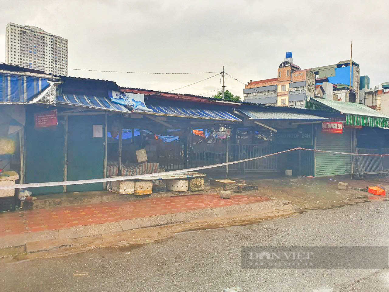 Hà Nội: Tạm thời phong tỏa chợ Đại Từ, sau khi một tiểu thương nghi mắc Covid-19, - Ảnh 3.