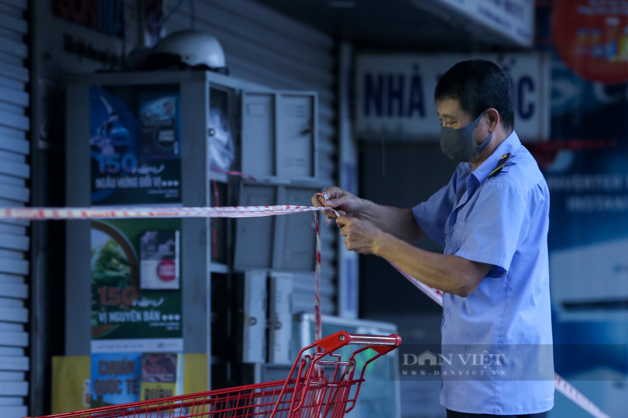 Phong tỏa toà chung cư có 7 F0 qua sàng lọc diện rộng - Ảnh 5.