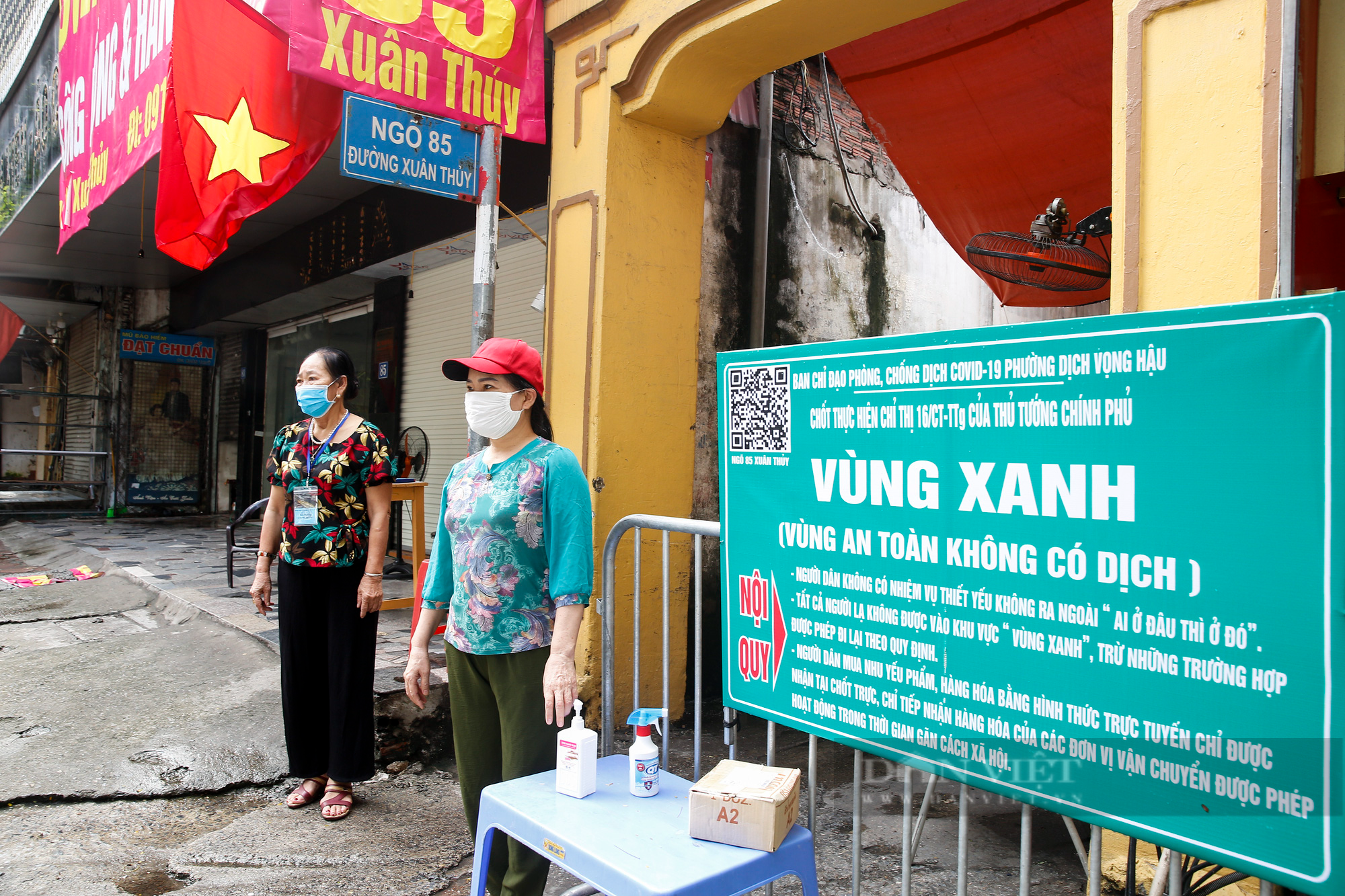 Những &quot;bóng hồng thép&quot; trong cuộc chiến chống Covid-19 - Ảnh 1.