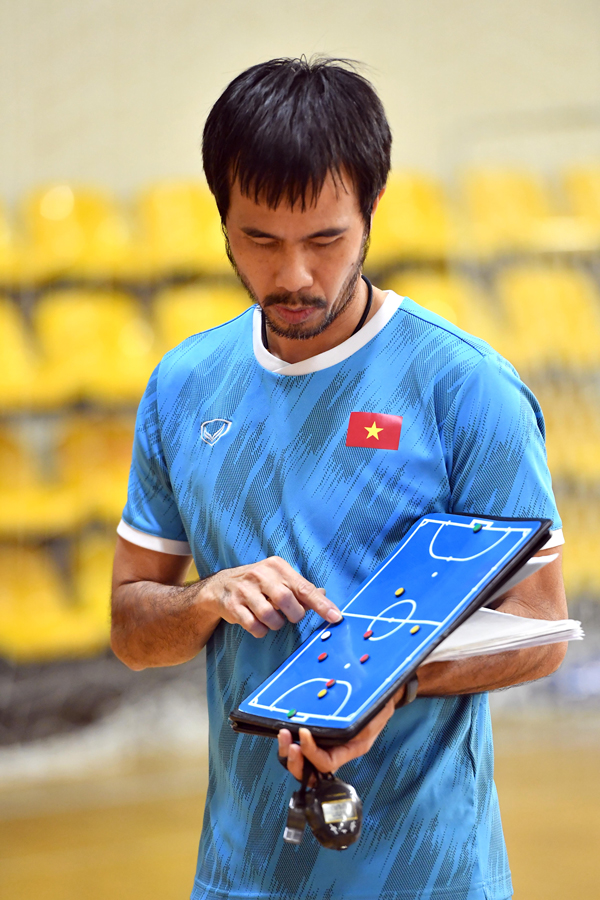 &quot;VAR&quot; tại FIFA Futsal World Cup 2021 có gì đặc biệt? - Ảnh 3.