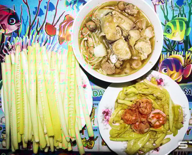 Những loại rau mọc hoang xưa chỉ coi là cỏ dại nay thành đặc sản hiên ngang trên bàn tiệc hạng sang ở miền Tây - Ảnh 3.