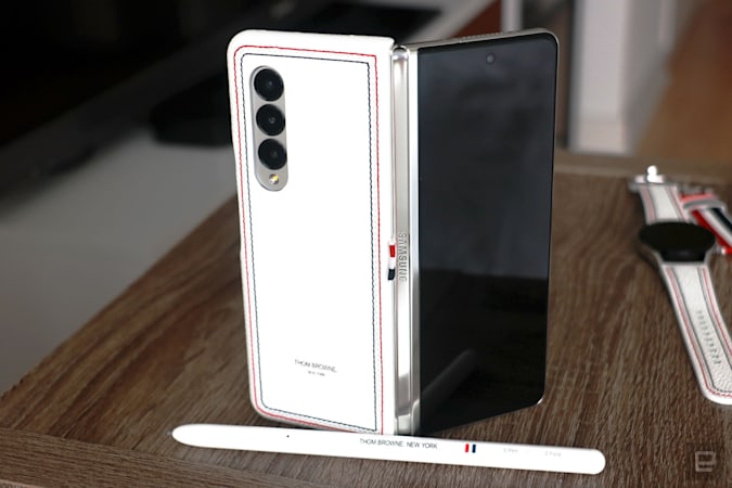 'Siêu phẩm' Galaxy Z Fold3 bản đặc biệt bị thổi giá lên tới 130 triệu vẫn cháy hàng tại Việt Nam - Ảnh 2.