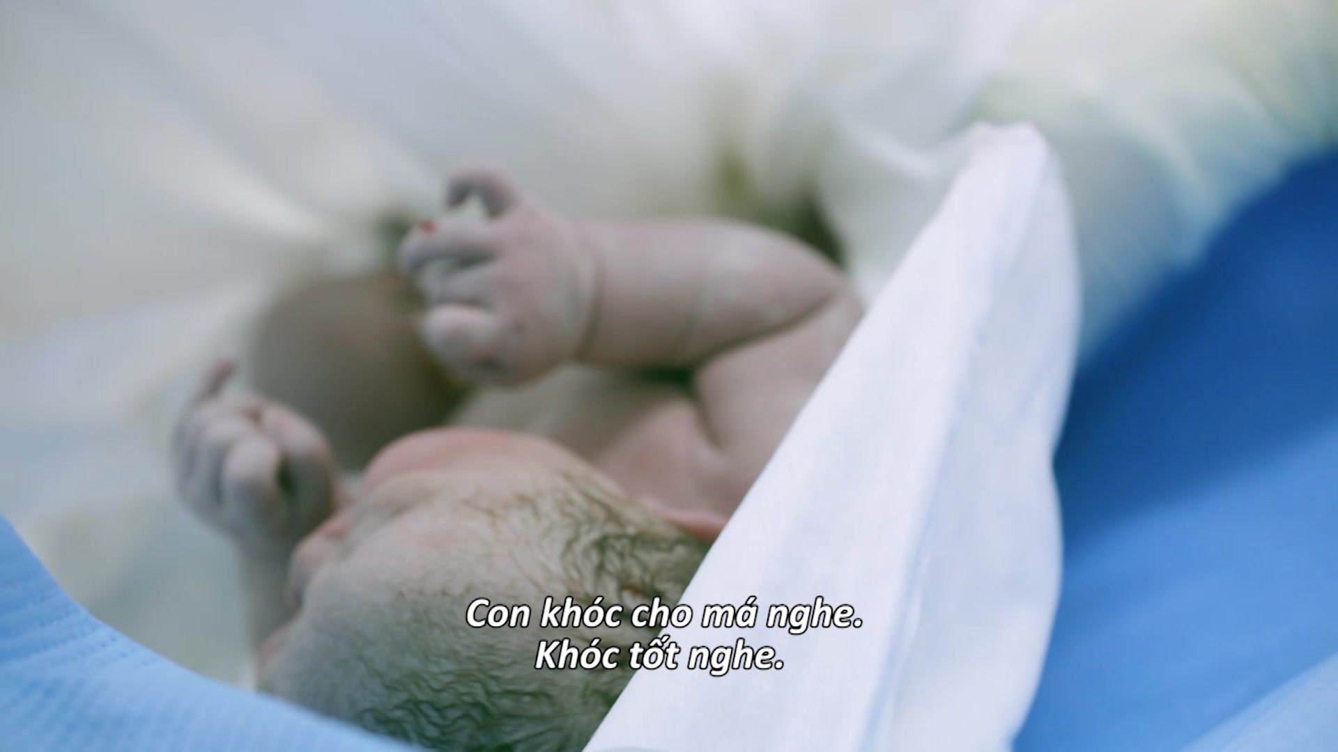 Nỗi ám ảnh tột cùng và cơn đau thắt nghẹn phía sau những thước phim tài liệu “Ranh giới” - Ảnh 3.