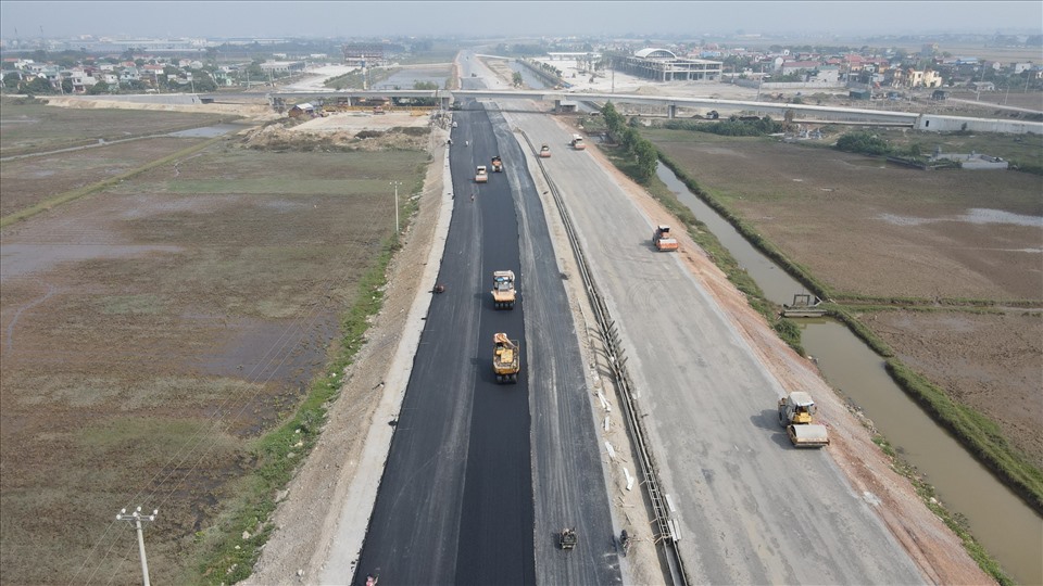 Các dự án thành phần cao tốc Bắc - Nam đang thi công ra sao? - Ảnh 1. Các dự án thành phần cao tốc Bắc - Nam đang thi công ra sao? - Ảnh 1.