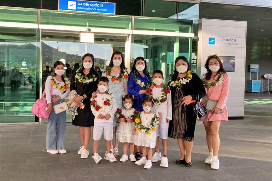 Hơn 50 du khách Lào chọn Phú Quốc là điểm đến cho kỳ nghỉ dưỡng và đón năm mới 2022 - Ảnh 1.