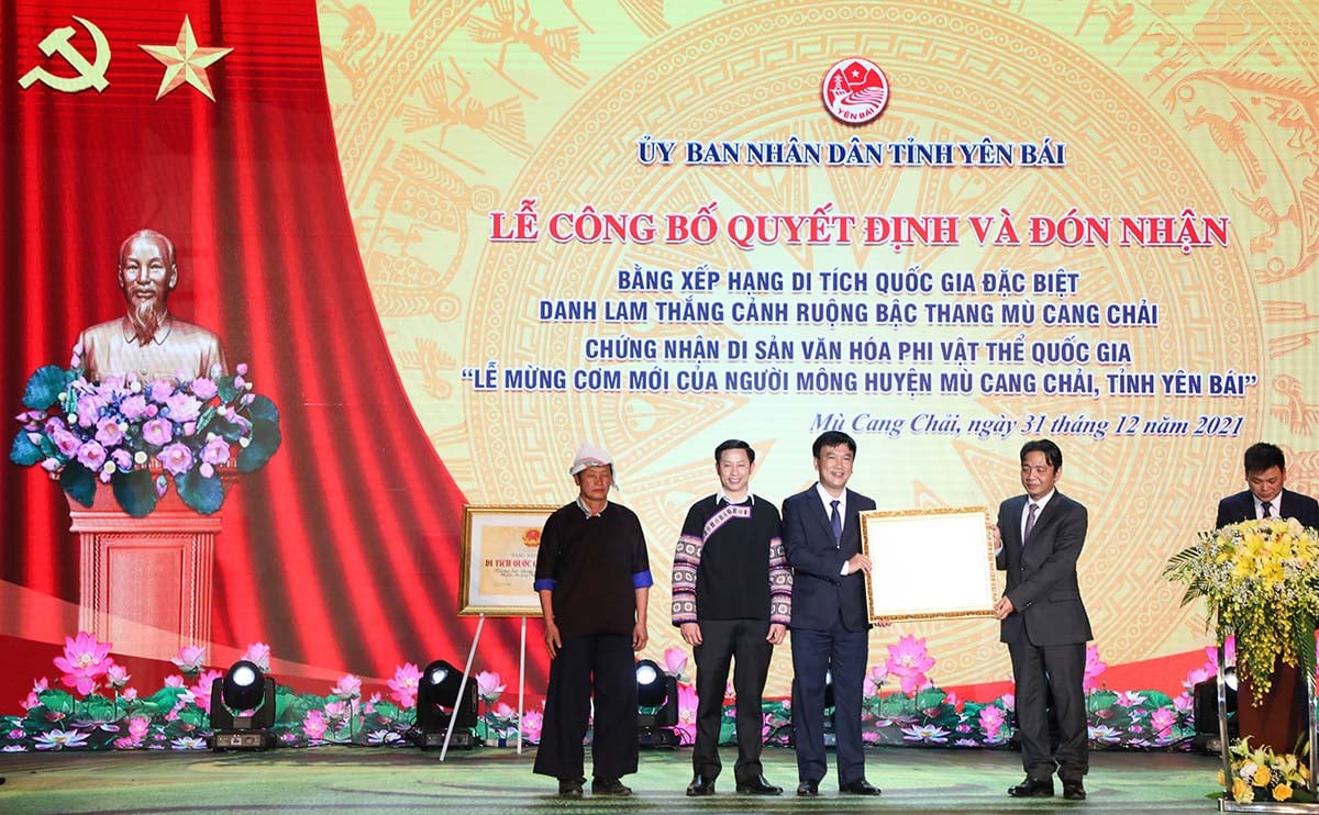 Mù Cang Chải đón nhận bằng di tích quốc gia đặc biệt danh lam thắng cảnh ruộng bậc thang - Ảnh 2.