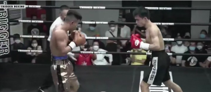 CLIP: Võ sĩ Việt Nam hạ knock-out đối thủ Thái Lan với đòn trời giáng - Ảnh 1.
