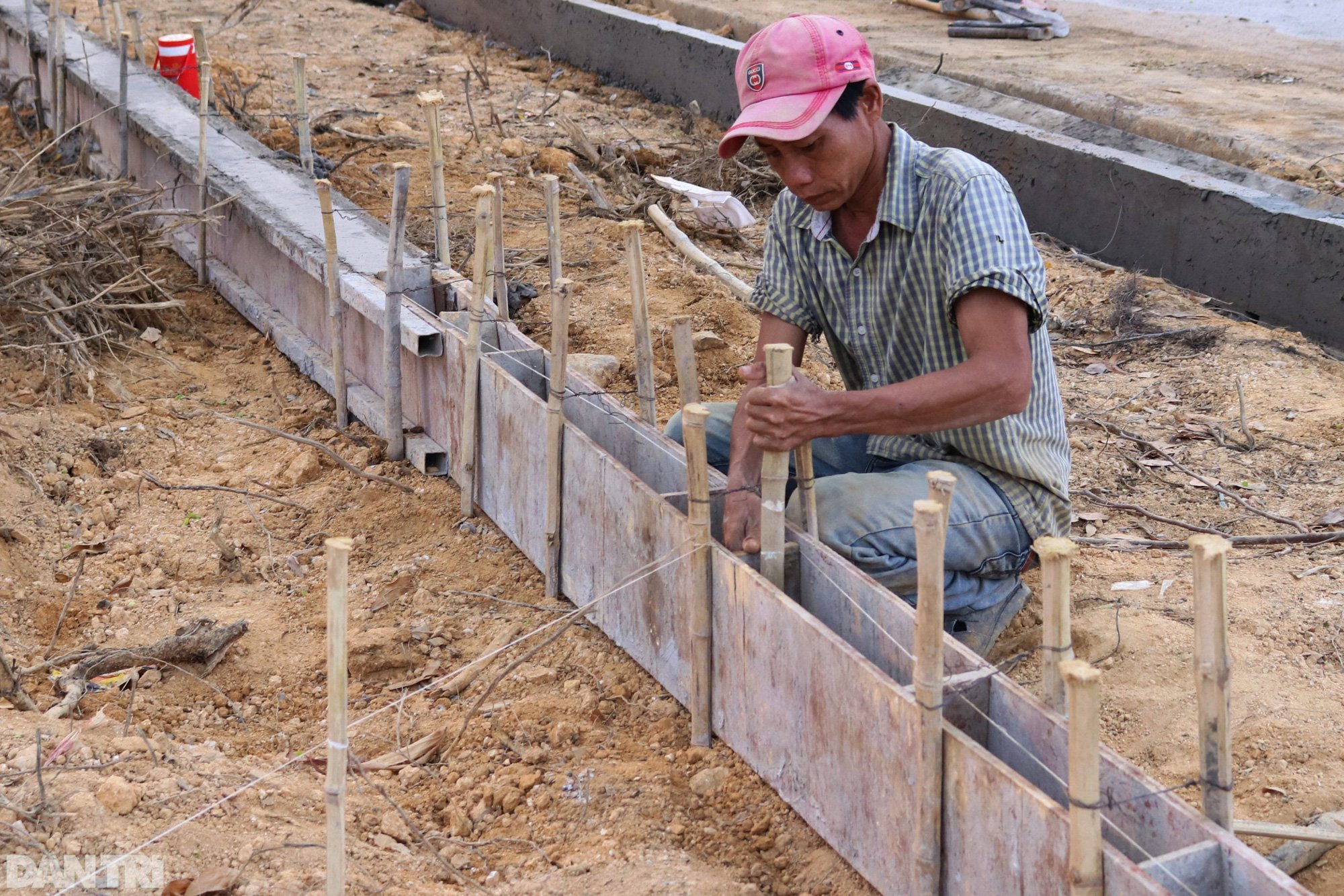 Cảnh vắng vẻ chưa từng thấy tại Làng Đại học lớn nhất TP.HCM - Ảnh 9.