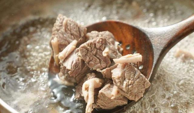 Hầm thịt bò, làm sai 3 bước này, bảo sao thịt bò dai, không thơm - Ảnh 3.