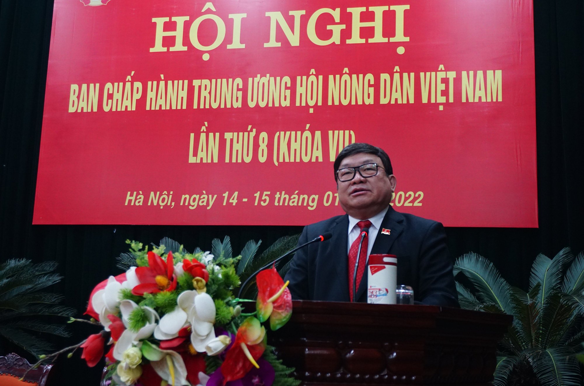 Ban Chấp hành Trung ương Hội NDVN chia tay nguyên Chủ tịch Hội NDVN Thào Xuân Sùng - Ảnh 1.