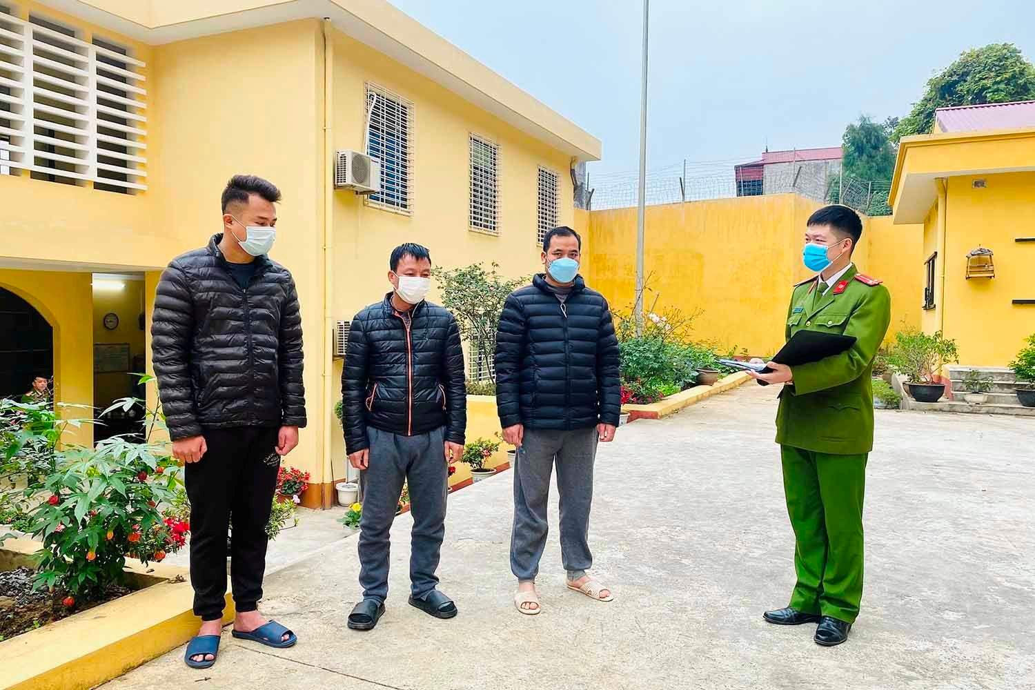 Bước xác định được số tiền các cò chung chi để mua lốt  - Ảnh 1.