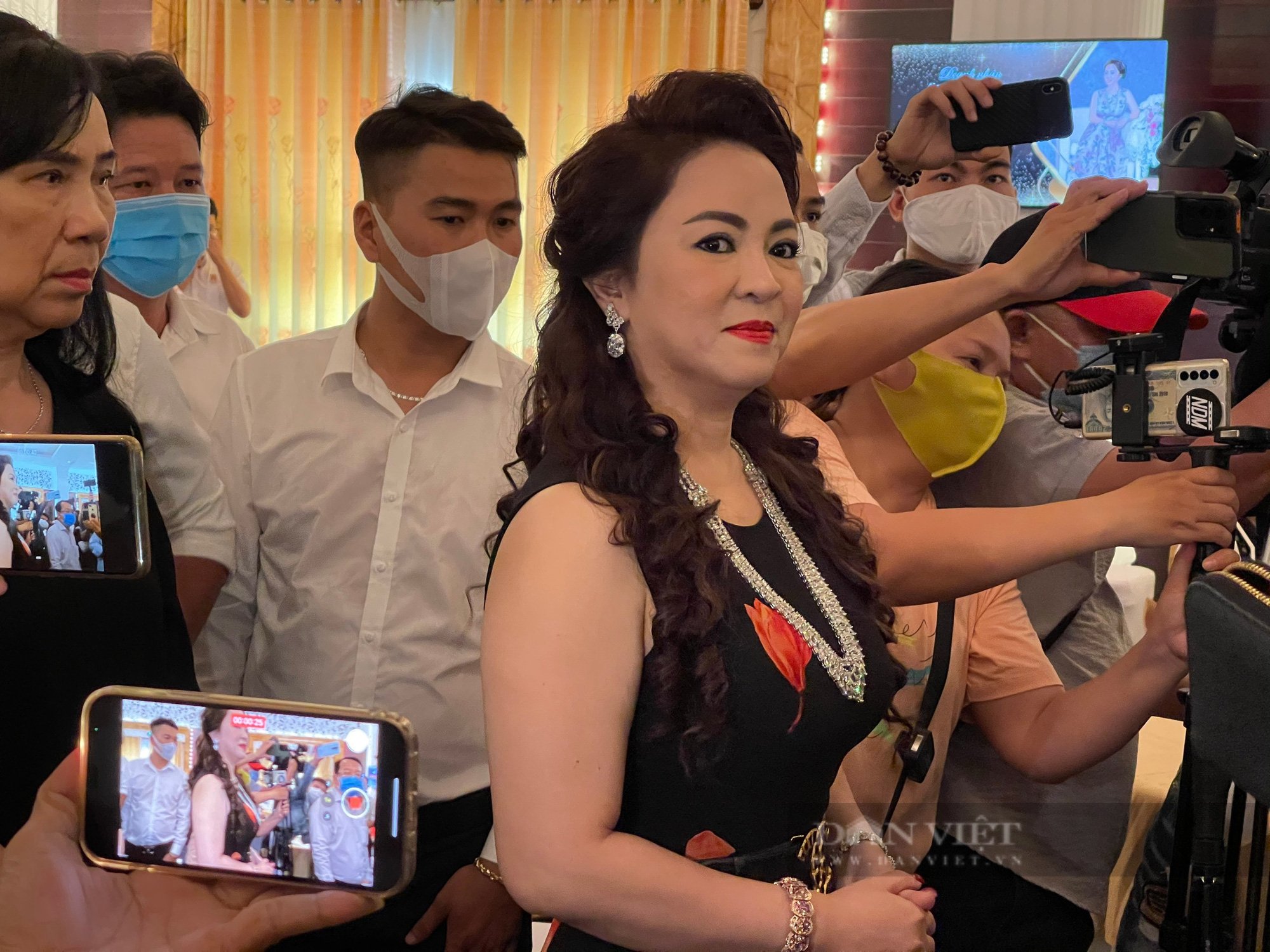 Vì sao không khởi tố vụ án hình sự bà Nguyễn Phương Hằng &quot;tố&quot; ông Võ Hoàng Yên? - Ảnh 1.