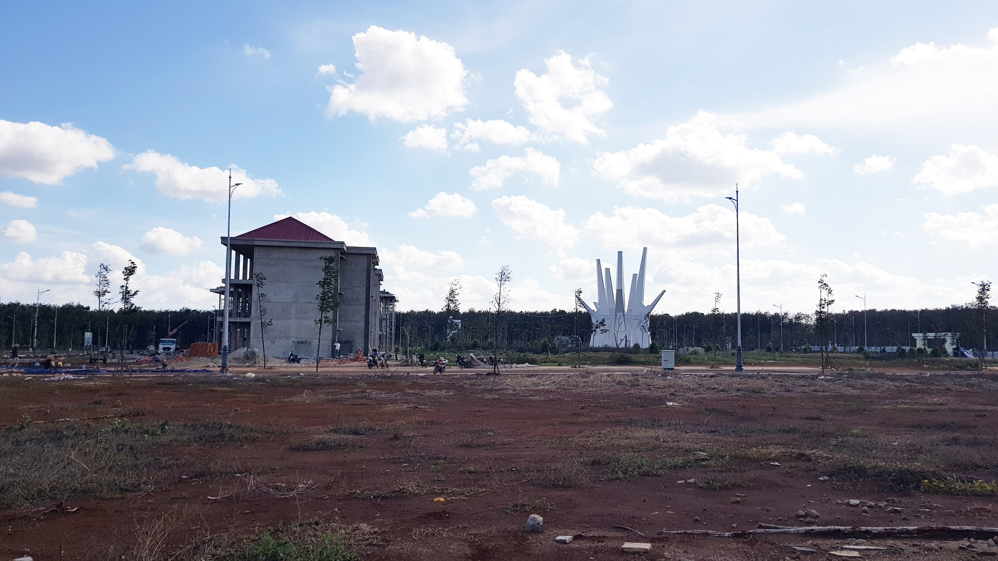 Vì sao đất cao nguyên “phát sốt?” - Ảnh 1. Vì sao đất cao nguyên “phát sốt?” - Ảnh 1.