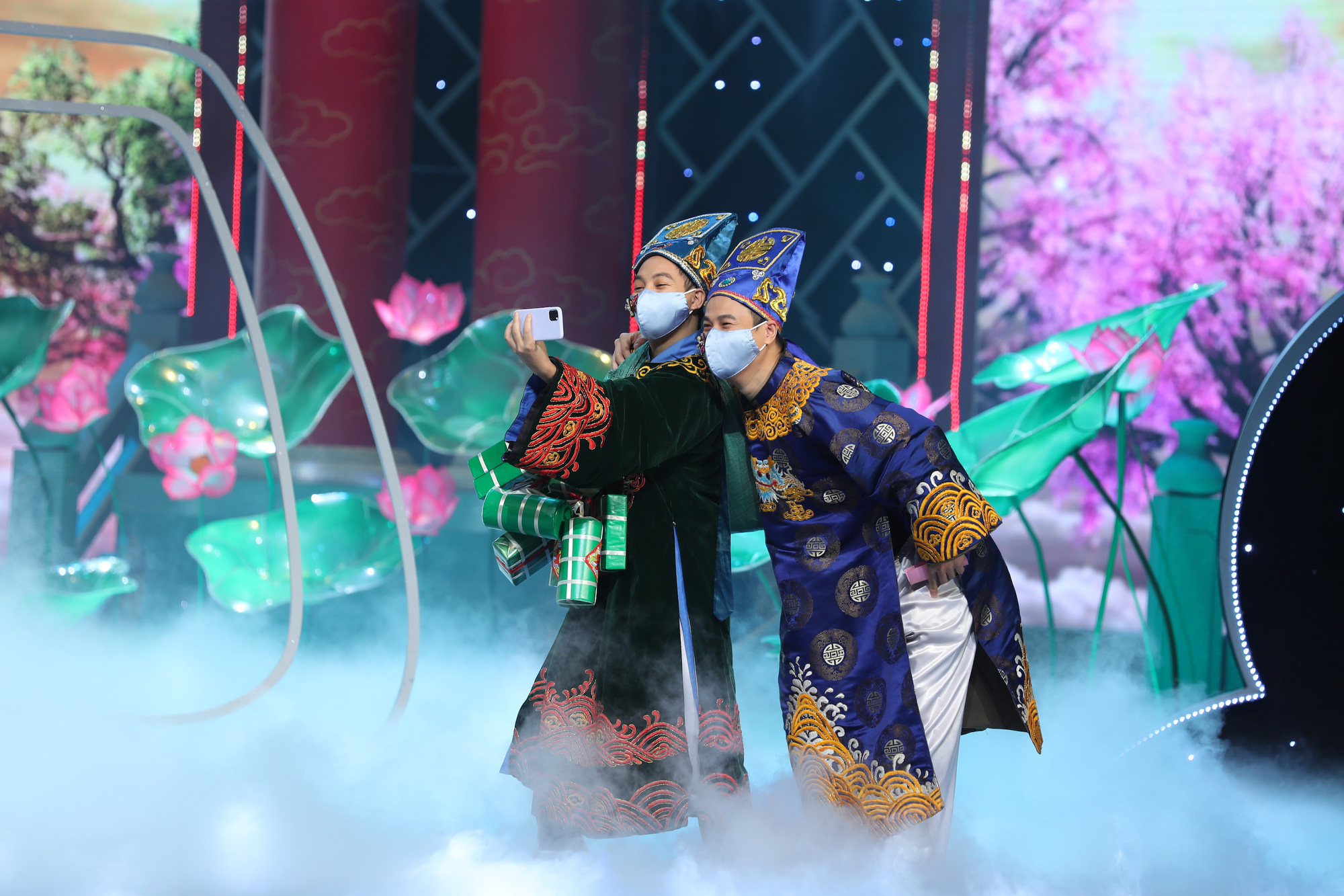 Táo Quân 2022 “đá xéo” các ông lớn của ngành bất động sản – chứng khoán? - Ảnh 13.
