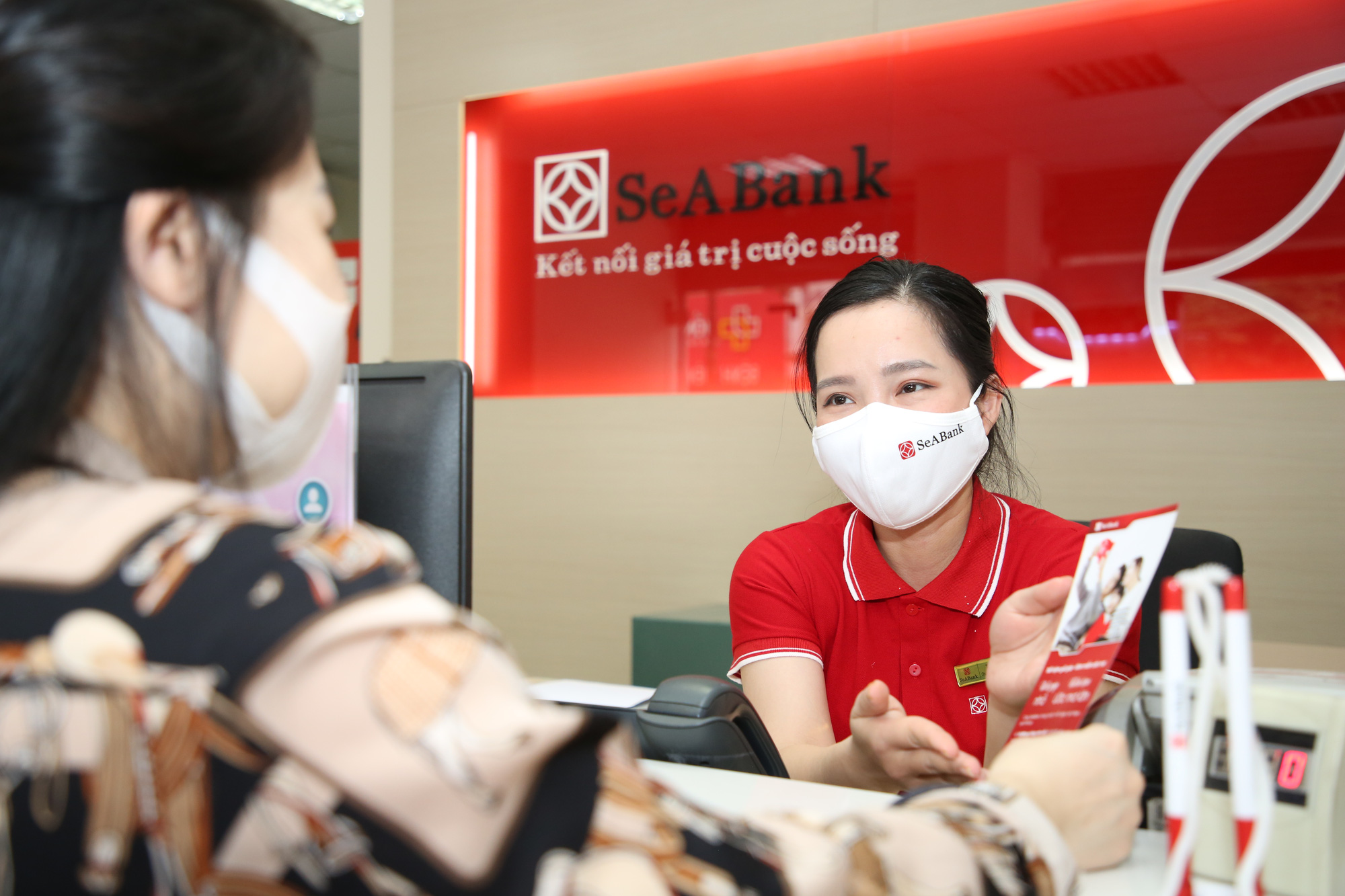 IFC và 5 quỹ đầu tư quốc tế rót thêm tiền cho SeABank - Ảnh 1.