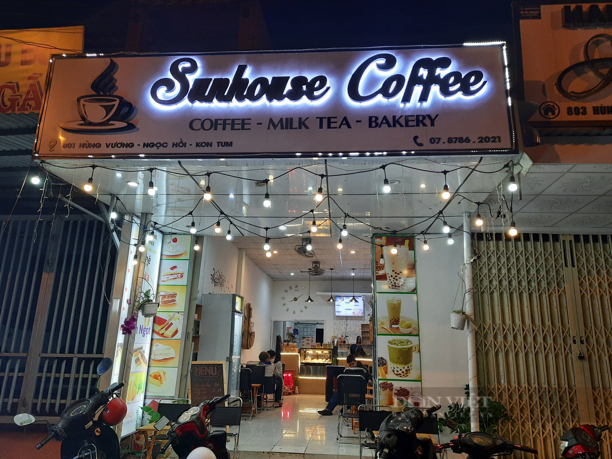 Bị mọi người kỳ thị, chàng trai mang nhiều vết sẹo trên mặt mở tiệm bánh và cà phê - Ảnh 1.
