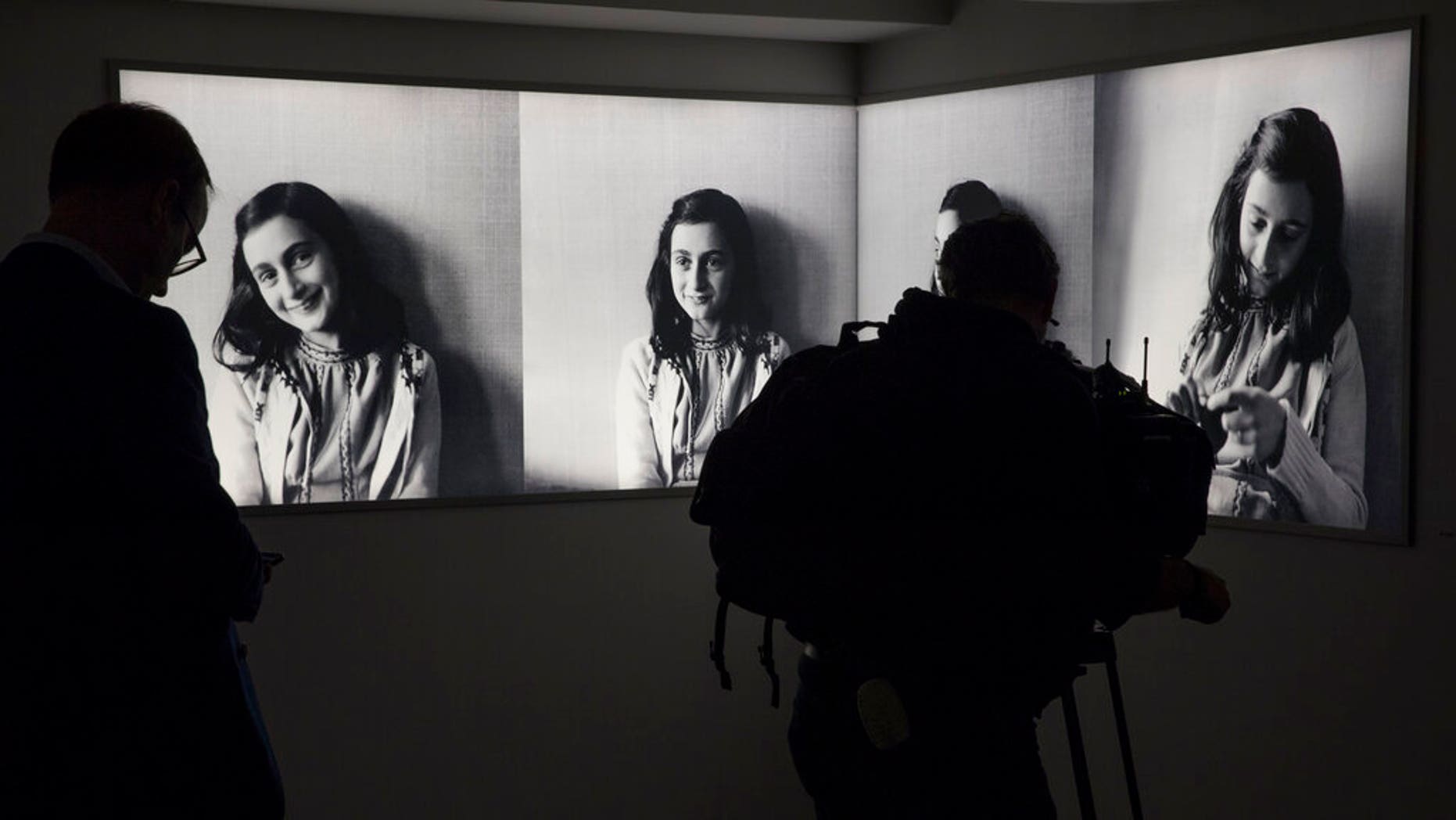 Tìm ra kẻ giấu mặt bí ẩn 'bán đứng' gia đình Anne Frank cho Đức Quốc xã - Ảnh 1.