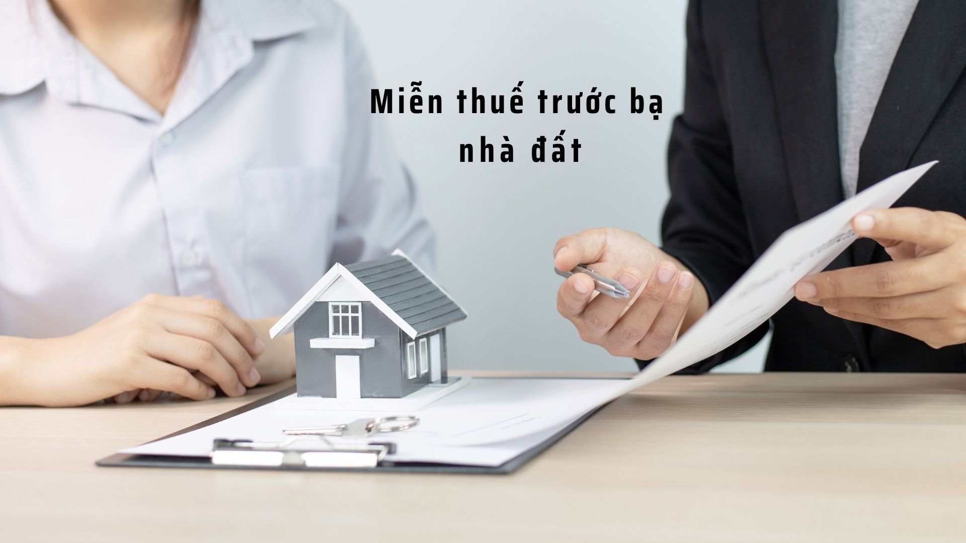 Mới: 9 trường hợp nhà đất được miễn thuế trước bạ theo Nghị định 10/2022 - Ảnh 1. Mới: 9 trường hợp nhà đất được miễn thuế trước bạ theo Nghị định 10/2022 - Ảnh 1.
