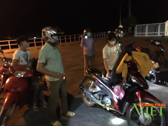 Than Uyên phát huy vai trò tổ Covid-19 cộng đồng trong phòng, chống dịch - Ảnh 3. Than Uyên phát huy vai trò tổ Covid-19 cộng đồng trong phòng, chống dịch - Ảnh 3.