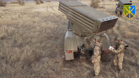 Ukraine đưa tên lửa BM-21 đến trước cửa ngõ vào Nga - Ảnh 1.