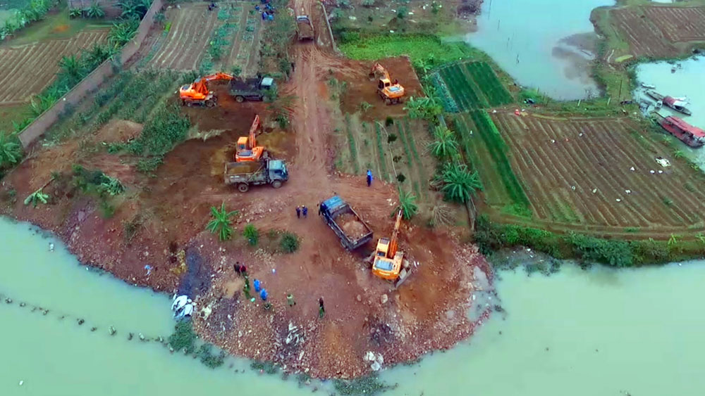 Cưỡng chế hành vi lấn chiếm đất, tạm giữ hình sự người có hành vi chống đối ở Bắc Giang - Ảnh 2.